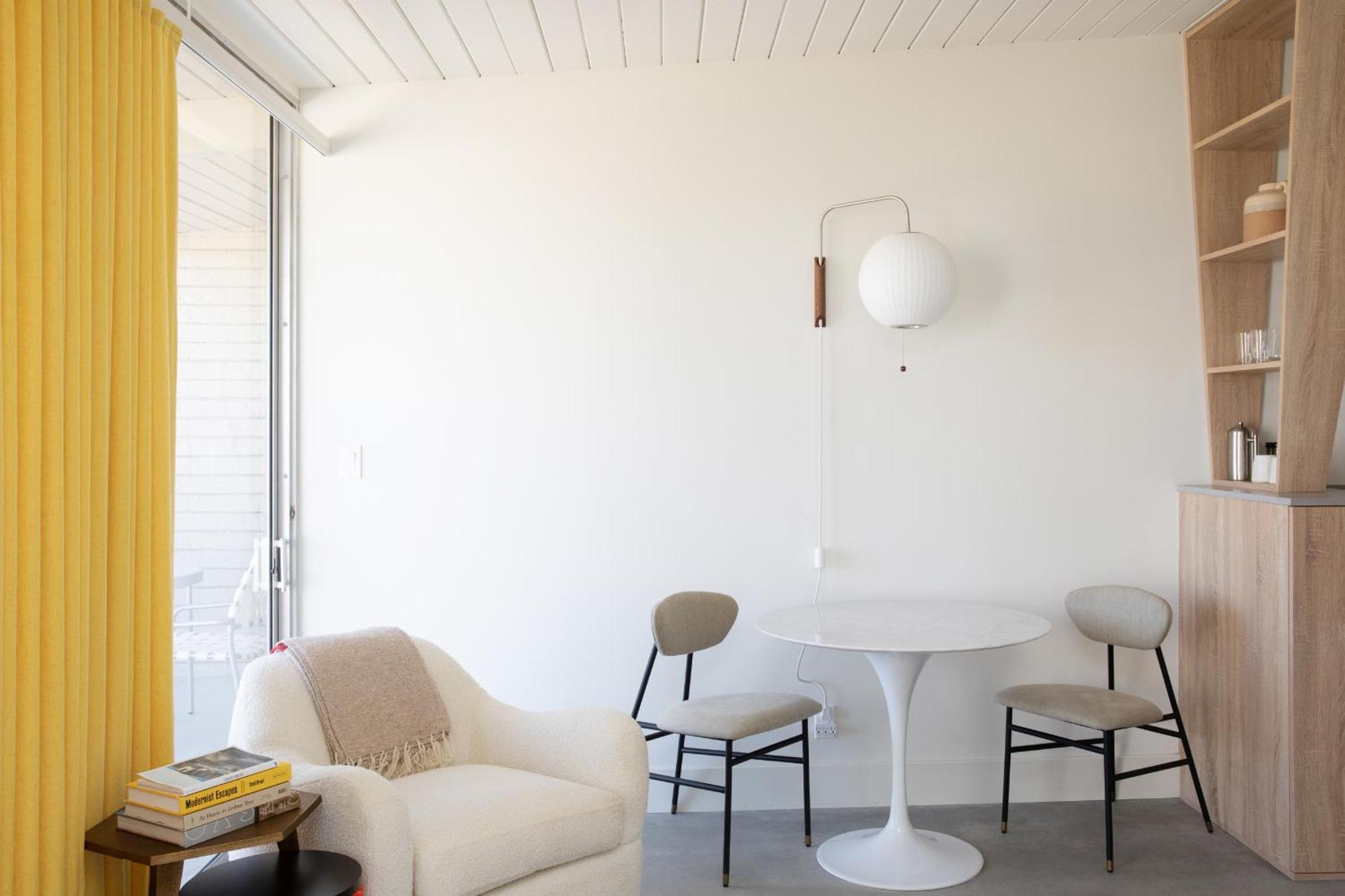 The Bungalows By Homestead Modern Joshua Tree Ruang foto