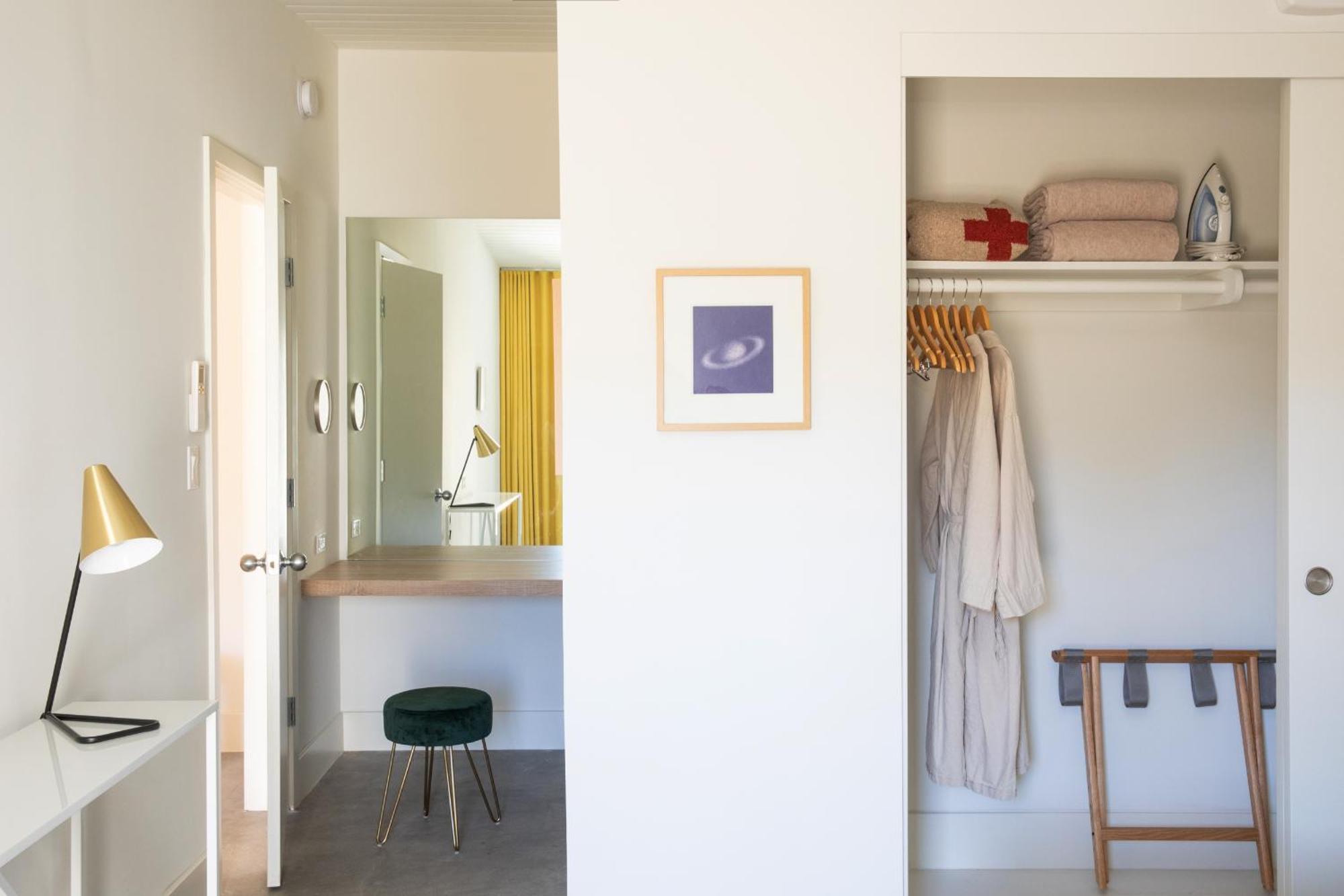 The Bungalows By Homestead Modern Joshua Tree Ruang foto