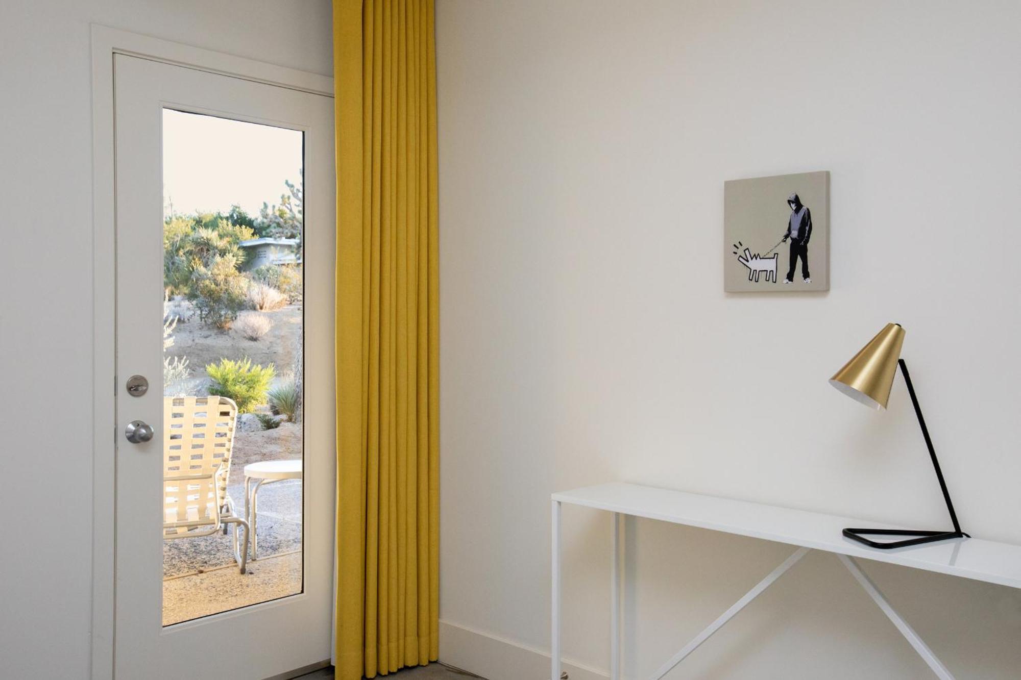 The Bungalows By Homestead Modern Joshua Tree Ruang foto